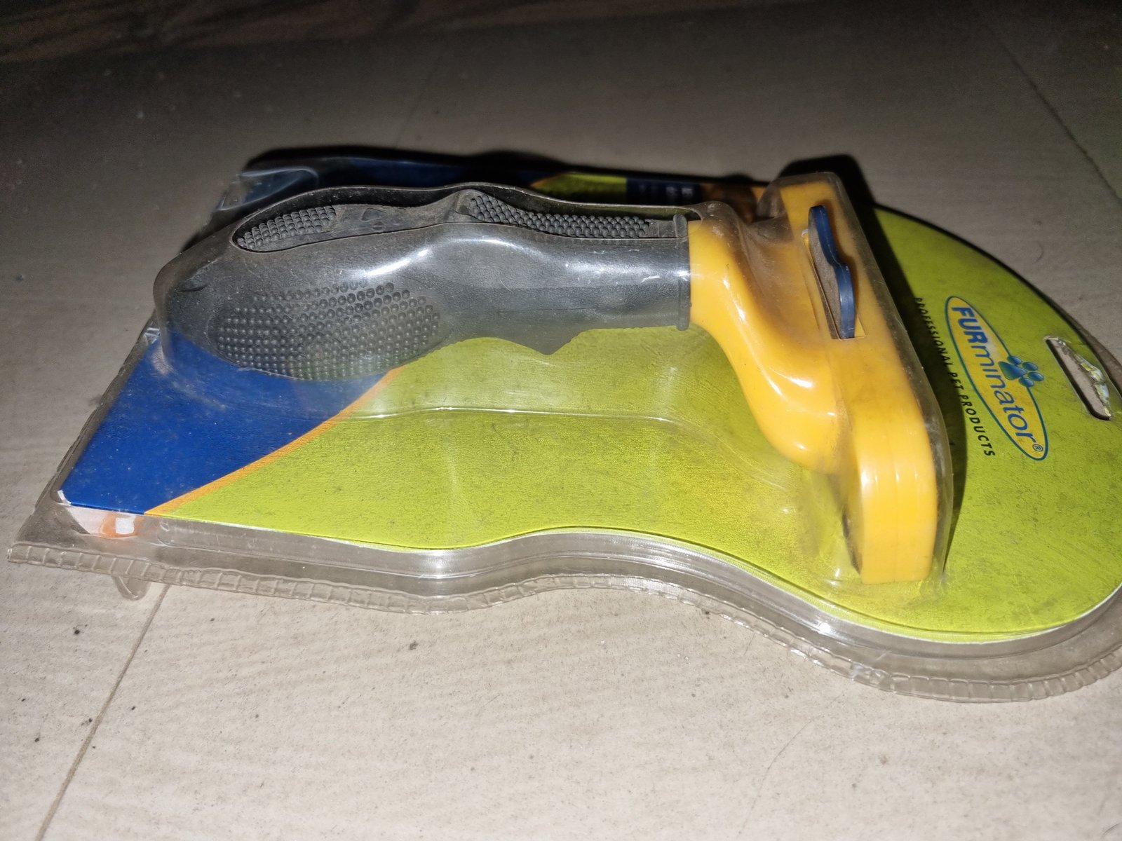 Furminator Undercoat Deshedding Tool for Large Dogs (Short Hair upto 2 inches) - Image 3